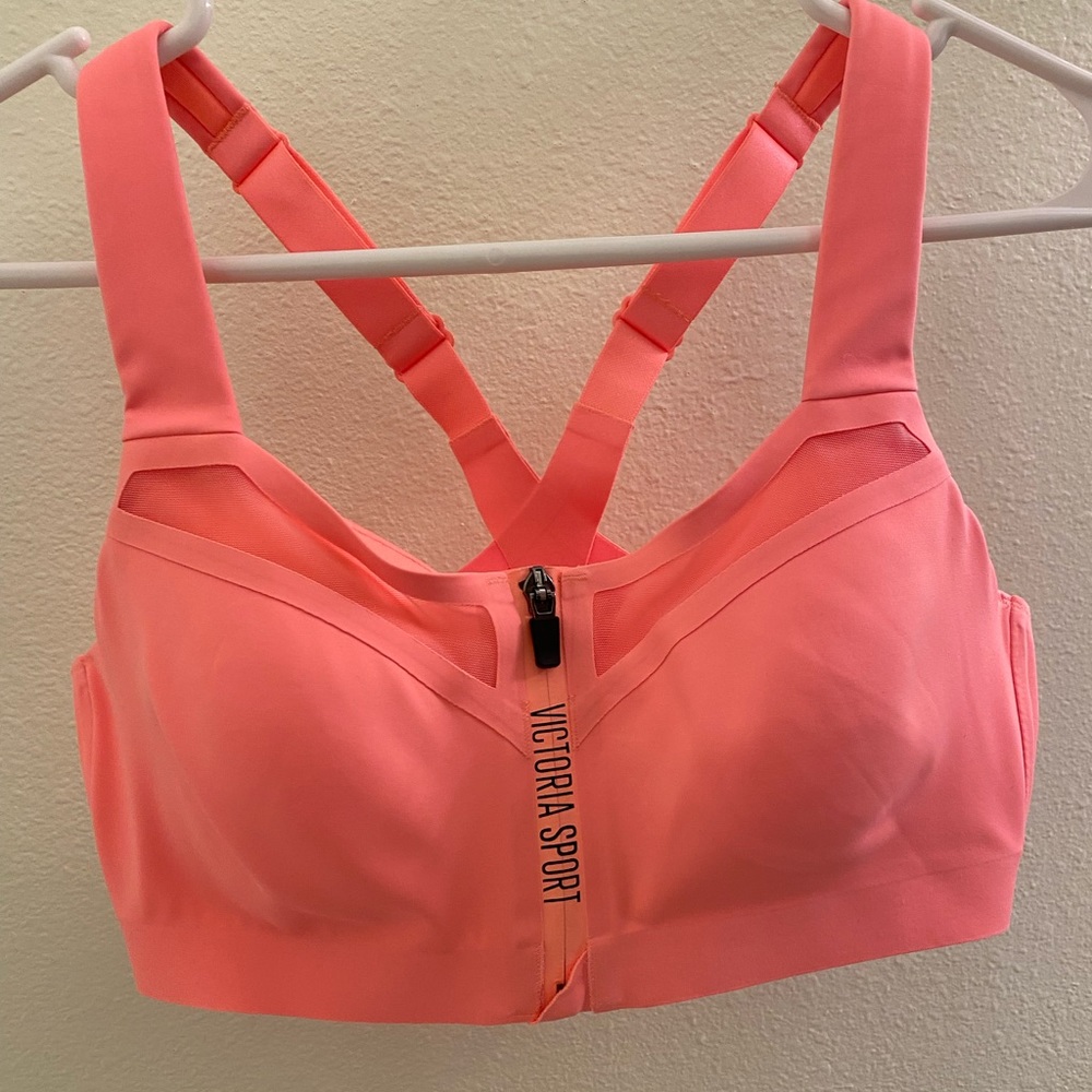 Victoria’s Secret Knockout Maximum Sport Bra